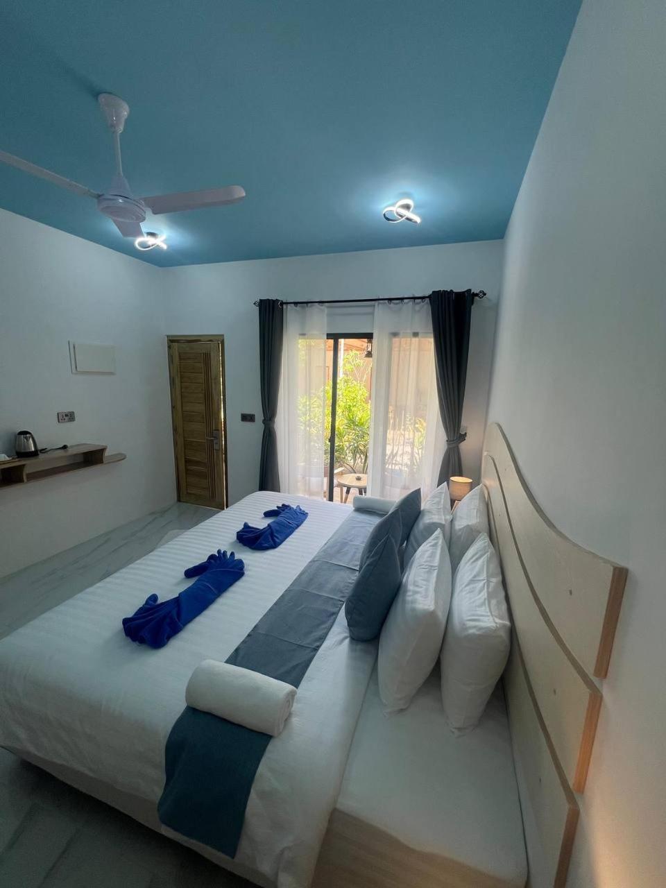 Infinity Beach Dhigurah Dhigurah  Εξωτερικό φωτογραφία